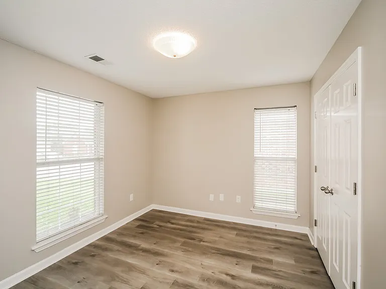 8202 Martin Dr — Photo 11