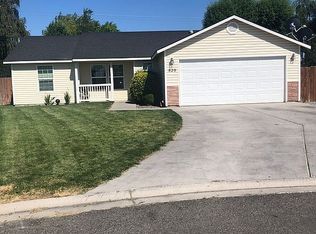 820 Esperanza Way, Grandview, WA 98930