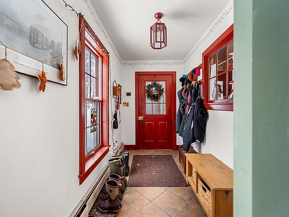 4th image of 762 Apple Hill Road