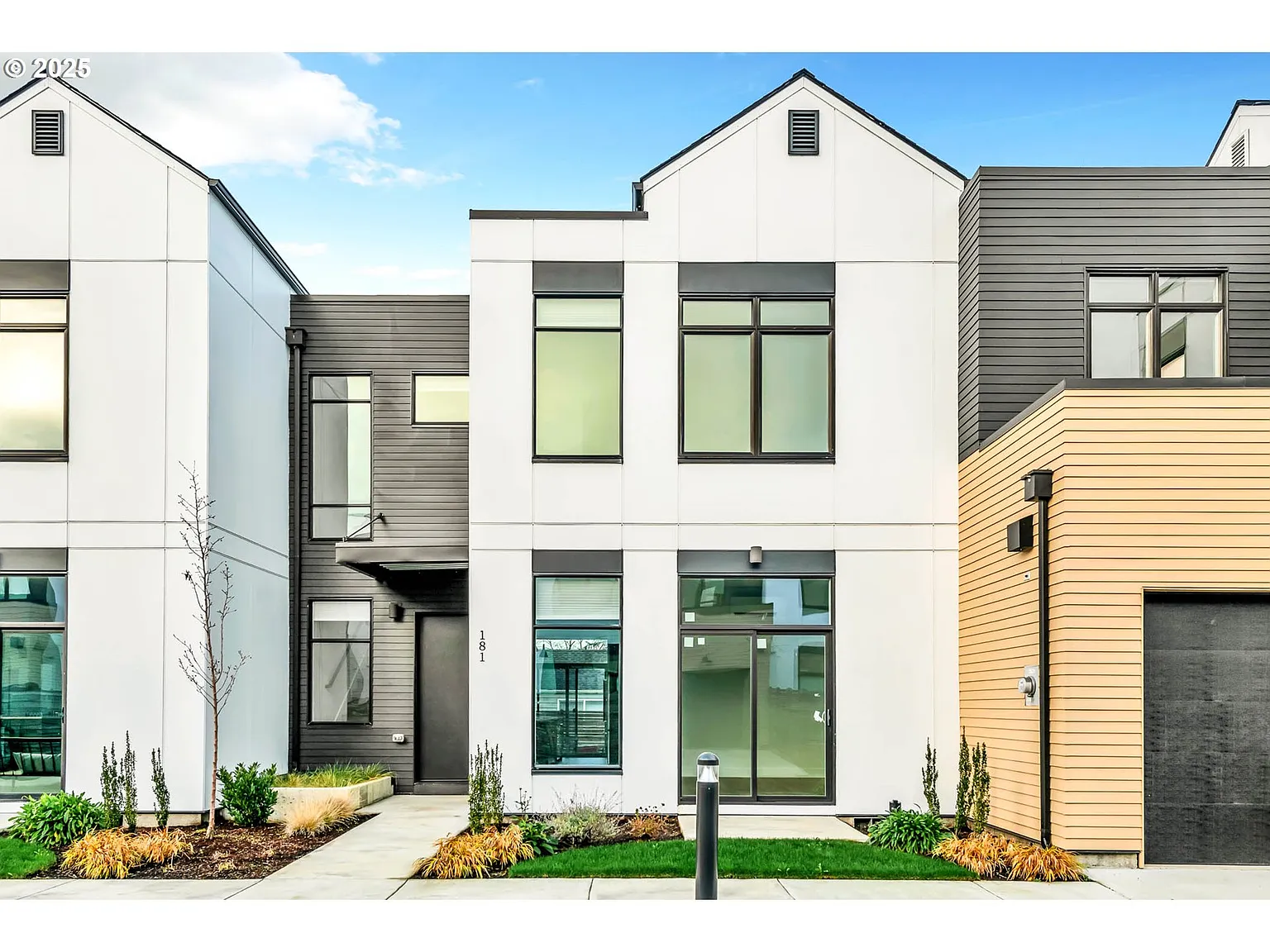 181 Civic Dr photo 1