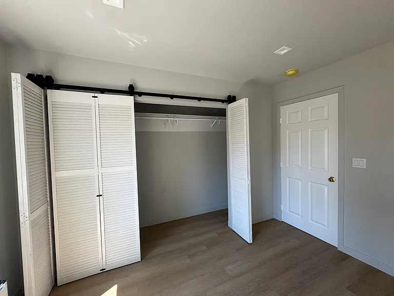 2621 Hillcrest Dr #1/2 — Photo 14