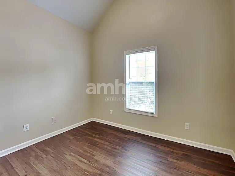 165 Revolutionary Dr — Photo 18
