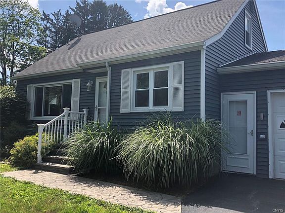 3rd image of 8445 Grandview Dr