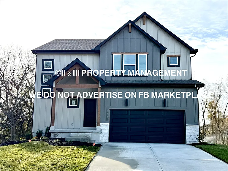18755 188th Ter — Photo 1