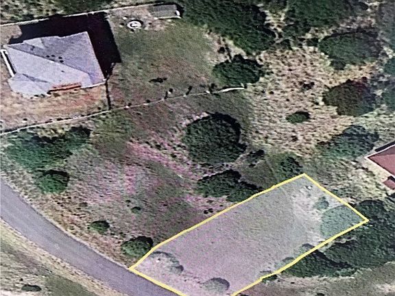 Rough drawing of lot from aerial view.