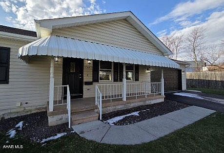 2nd image of 705 Aspen Ln