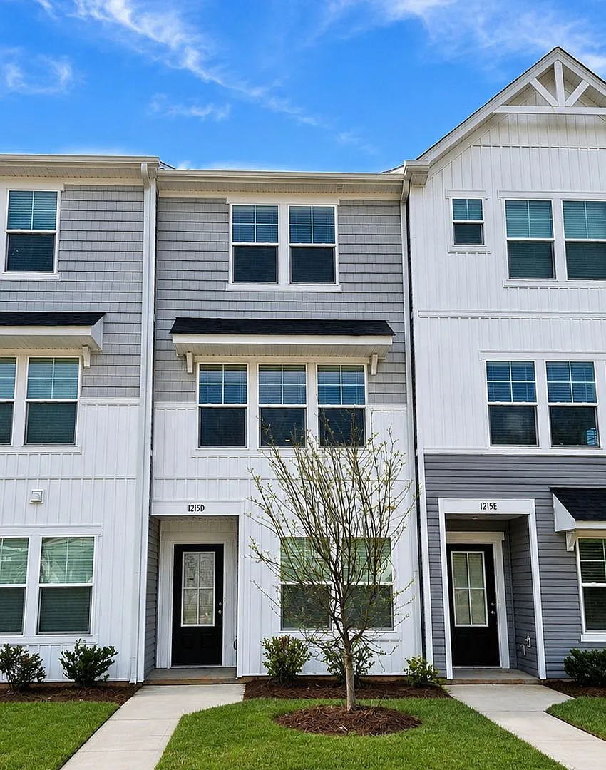 3-Bedroom, 3.5 Bath Townhome for Rent in Mooresville, NC | Attached Garage & Modern Kitchen — Photo 1