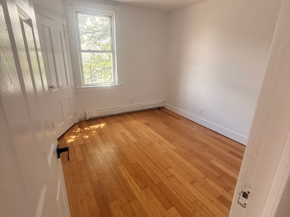 9 Ellington St #3