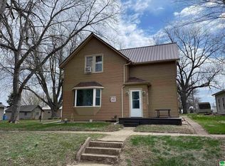 205 Elm St, Ireton, IA 51027