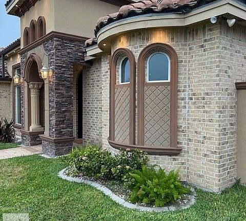 5th image of 730 Star Ln