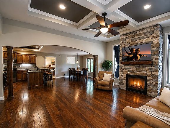 2nd image of 1017 Hunters Ct