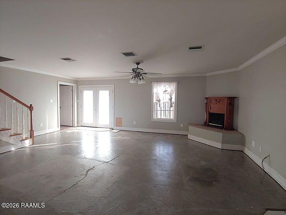 4th image of 213 Coyote Run Ln