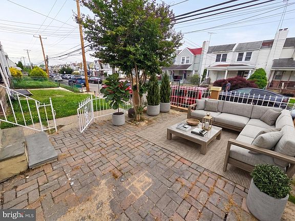 3rd image of 7153 Radbourne Rd