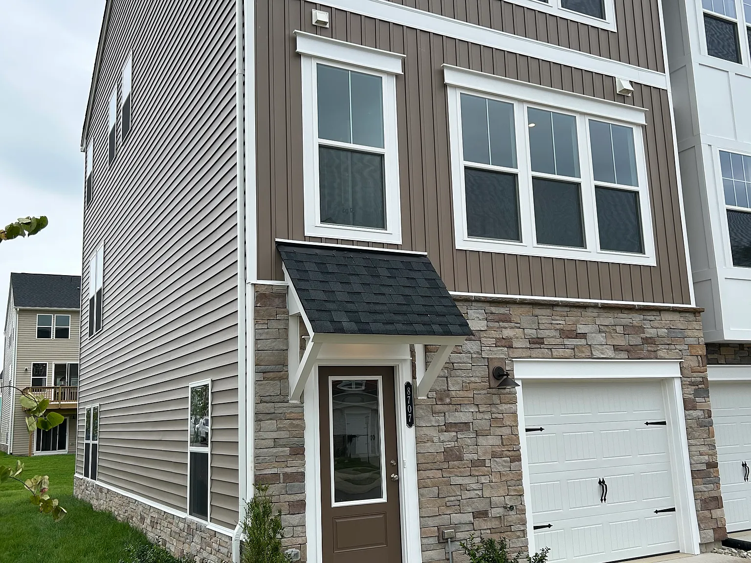 3 bed, 2061 sqft, $2,600 — Photo 3