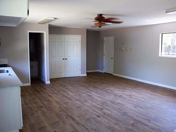 3rd image of 1565 Princeton Ave