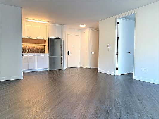 1st image of 250 E Houston St APT 2L