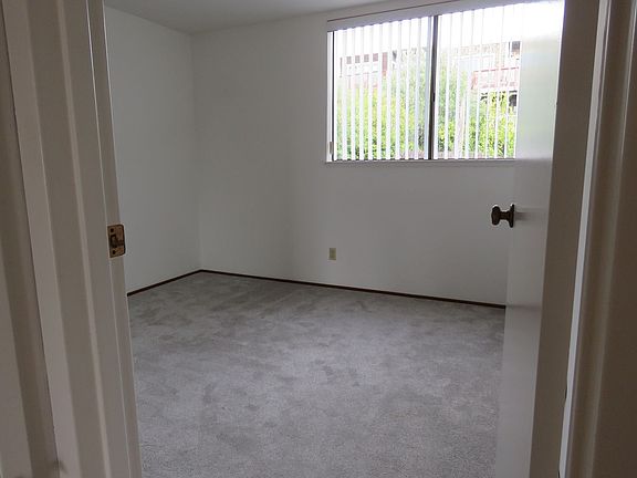 5th image of 2031-2037 Castro St #22