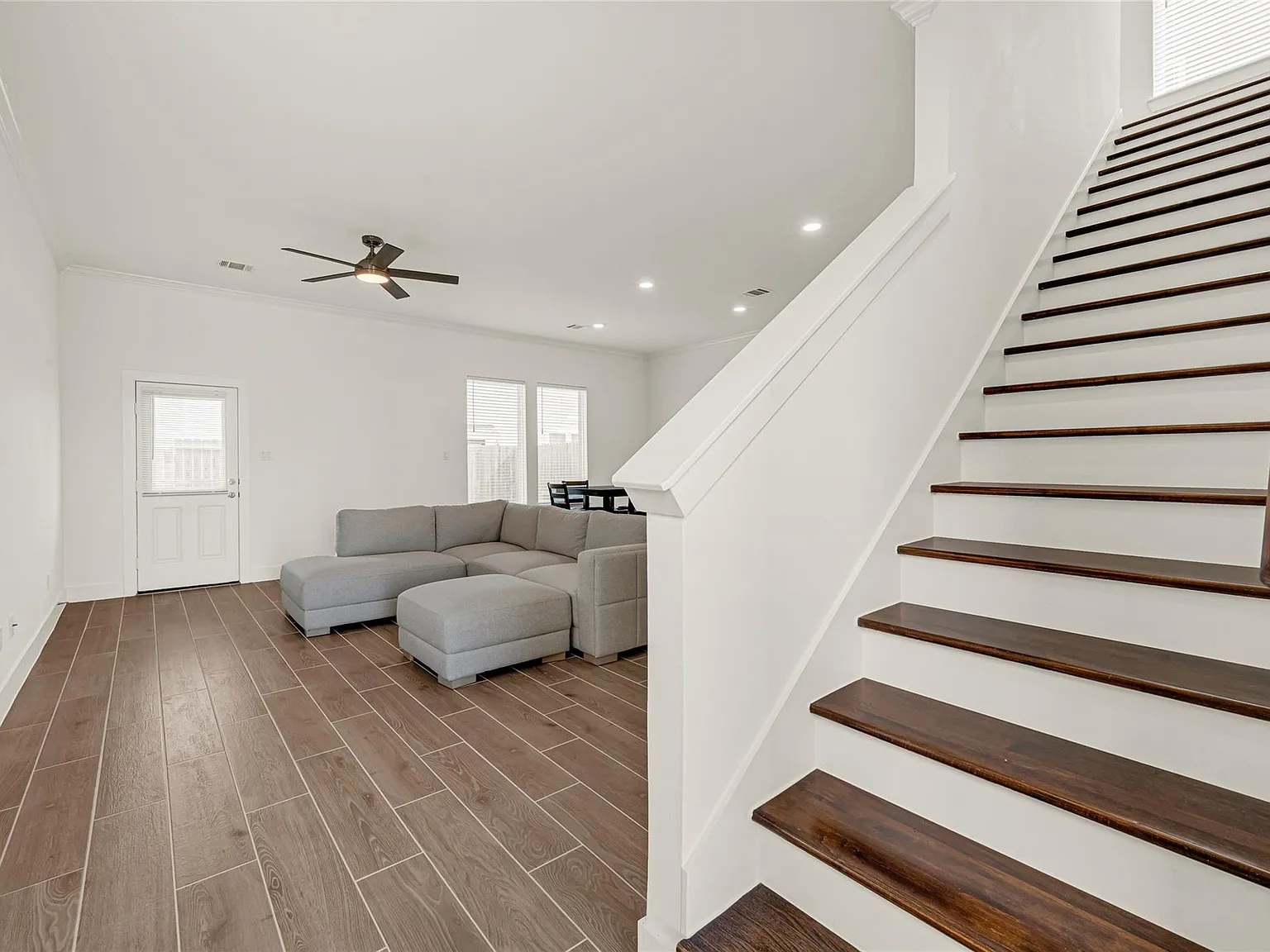 3 bed, 2.5 bath, 1580 sqft, $2,200 — Photo 4