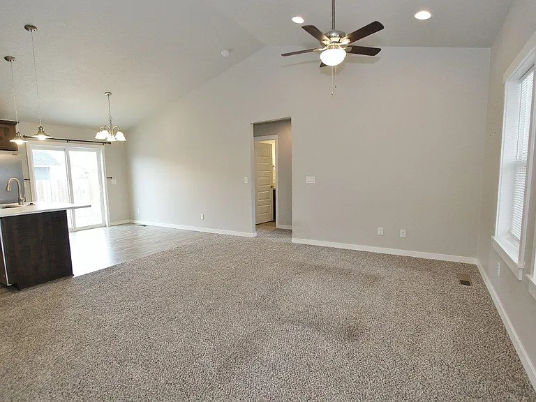 302 Rio Grande Ct — Photo 2
