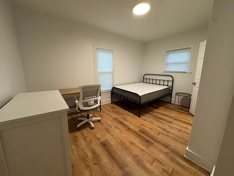 36 Oak St — Photo 8