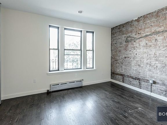 3rd image of 3671 Broadway APT 33