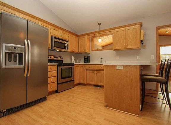 4th image of 410 168th Ave NE