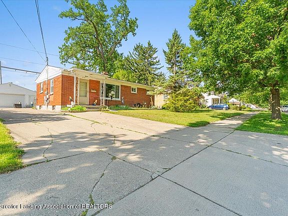 3rd image of 2718 Lasalle Gdns