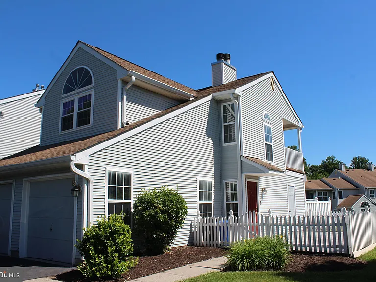 543 Cedar Hollow Dr — Photo 1