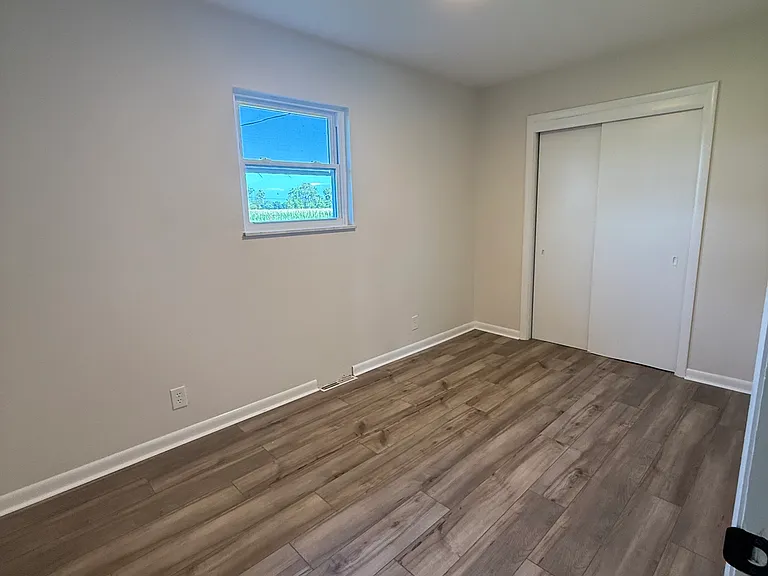 1565 S 600 W — Photo 8