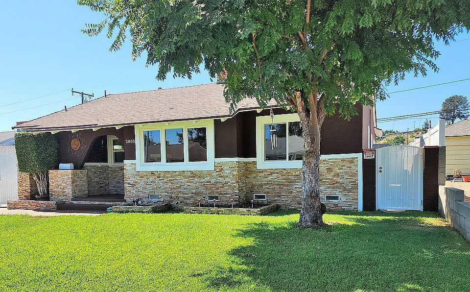 1st image of 2055 Clover Dr