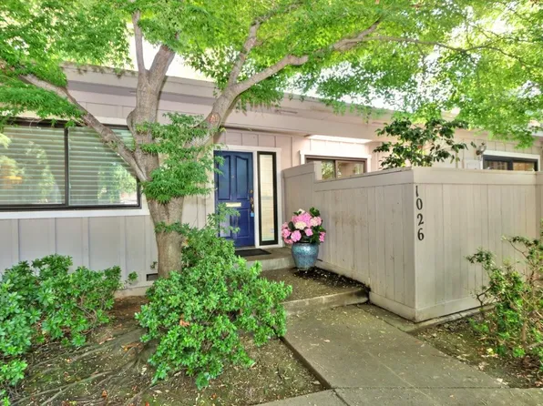 1026 Commons Dr, Sacramento, CA 95825