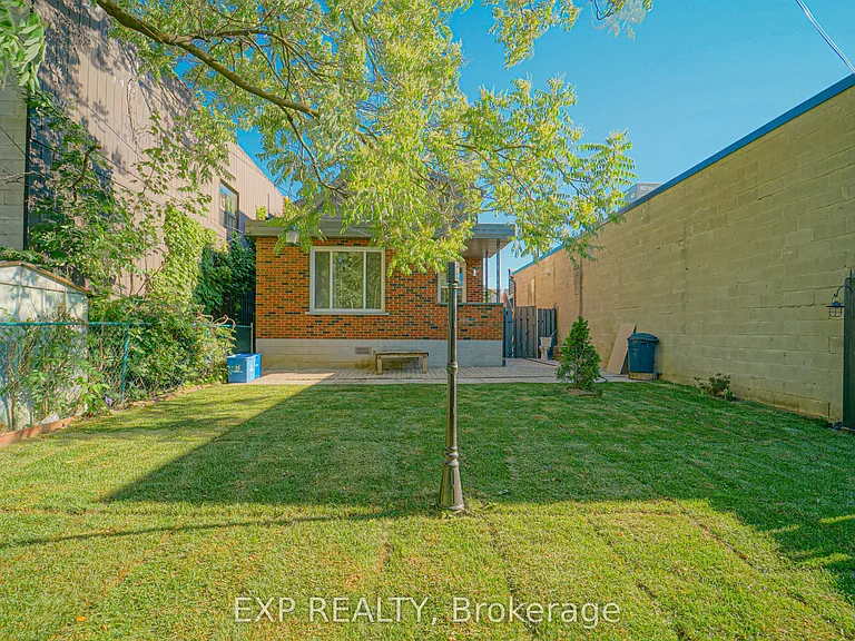 1509 Main St E #UPSTAIRS — Photo 31