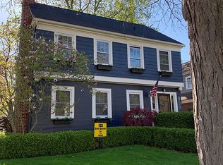 950 Maxwell Ave SE, East Grand Rapids, MI 49506