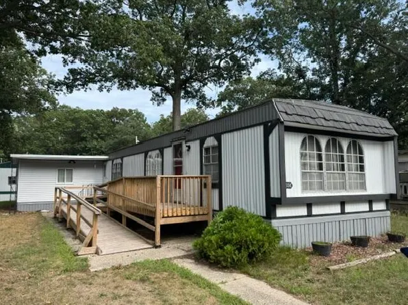 556 S Harvest Ln, Muskegon, MI 49442