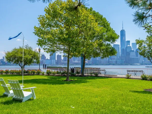 31 River Court image 11 of 18