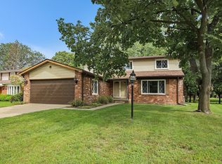 19290 Jeffrey Ln, Southfield, MI 48075