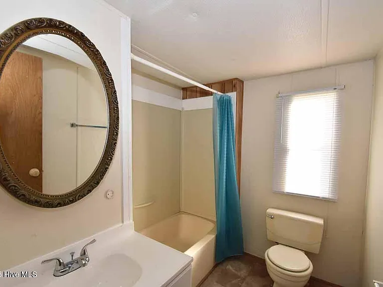 1411 Diamond Ln — Photo 10