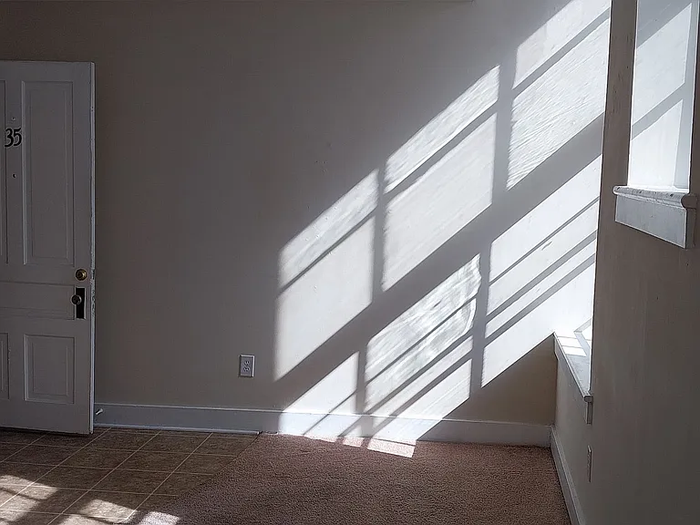 Unit 35 FOYER