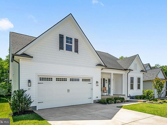 3rd image of 17 Lightning Maple Ln