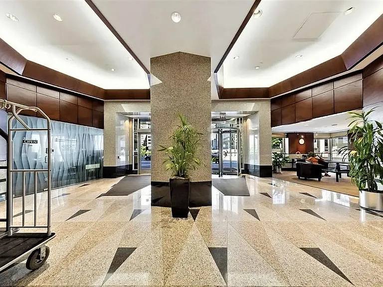 440 N Wabash Ave #3701 — Photo 8