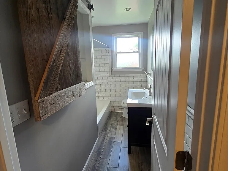 3025 Hazelhurst Ave — Photo 14