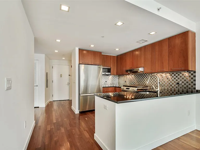 25 Hudson St #412 — Photo 12