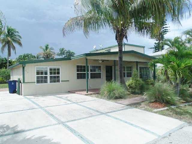 1st image of 213 Hibiscus Dr