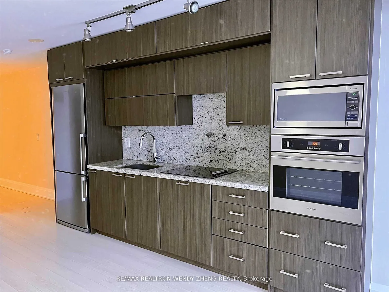 Studio, $2,050 — Photo 2