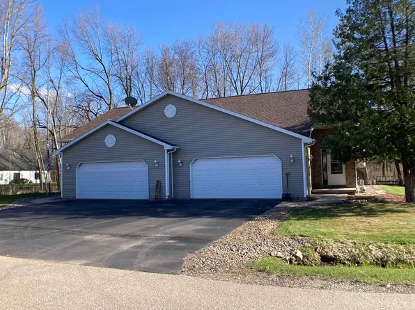 204 Mathew Ln, Cecil, WI 54111