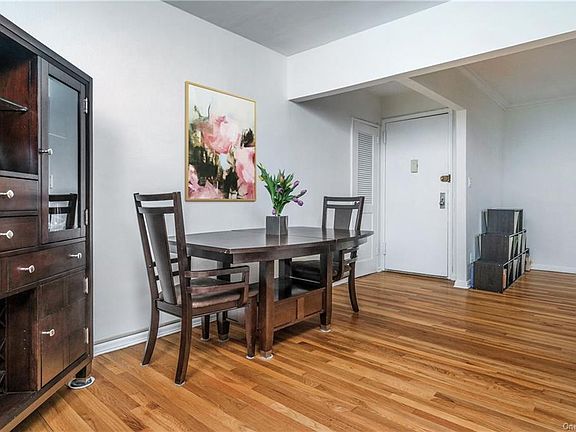 5th image of 703 Palmer Ct APT 2D