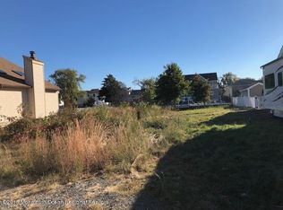 1084 N Carolina Ct, Toms River, NJ 08753