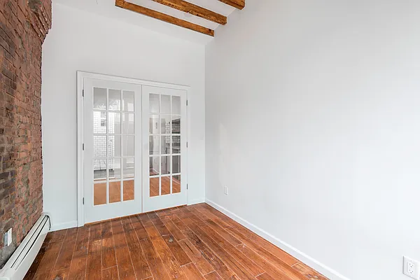 Rented by REAL New York | media 19