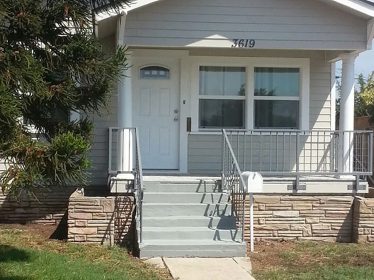 3619 36th St — Photo 2