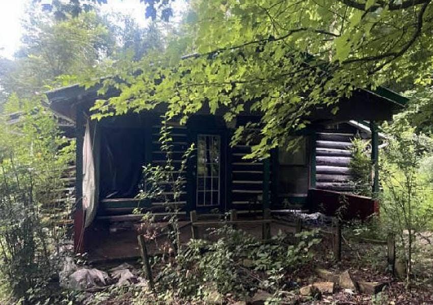 1st image of 9 Memphis Dr
